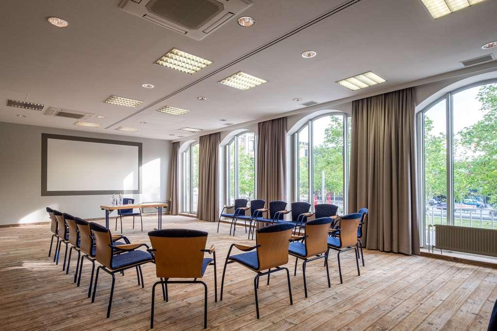Quality Hotel, Star Inn Premium Бремен Удобства фото