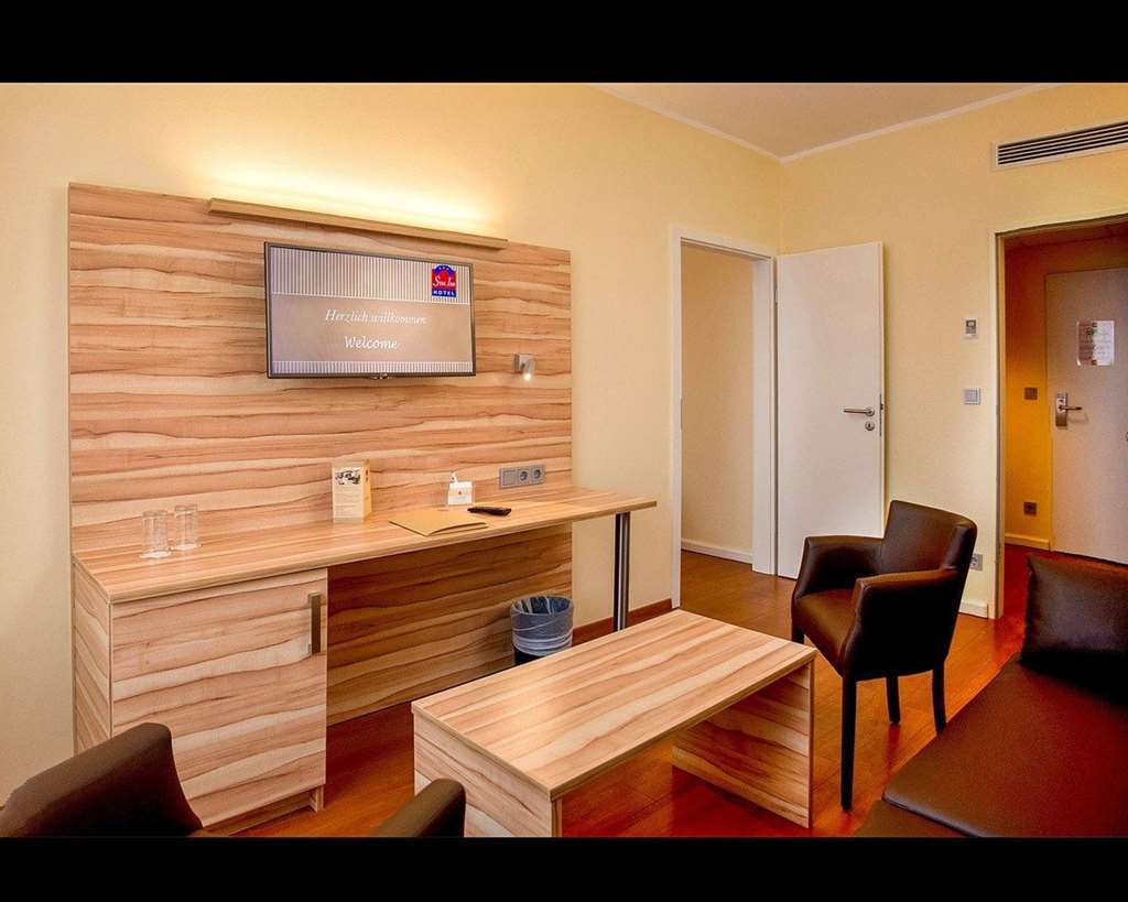 Quality Hotel, Star Inn Premium Бремен Номер фото