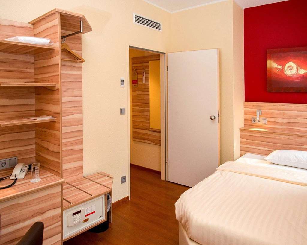 Quality Hotel, Star Inn Premium Бремен Номер фото